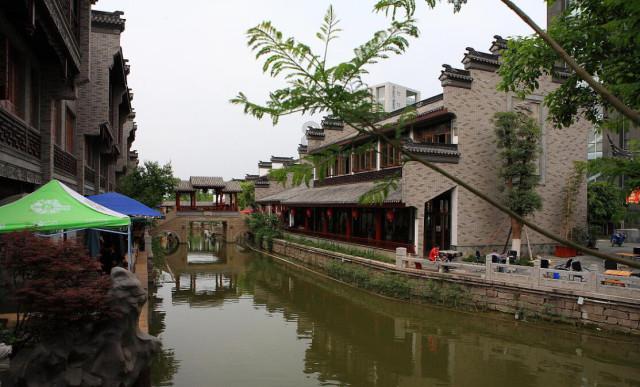 逃离幻想金字塔